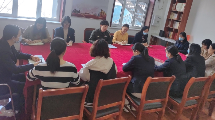 传达集团公司女职工座谈会精神